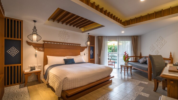 Deluxe Pool Access Room